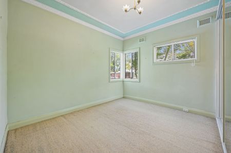 Single-Level Family Haven in Sought-After Monterey - Photo 5