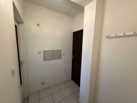 Genk-centrum, Dieplaan 29 bus 28 - Gezellig appartement met 1 slaapkamer (47 m2) en kelderberging. - Foto 4