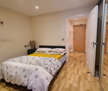 apartment to rent Lower Canal Walk, Southampton, SO14 - Photo 4