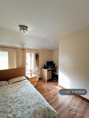 2 bedroom end of terrace house to rent - Photo 4