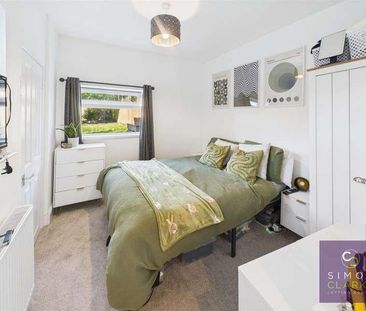 Cranley Gardens, London, - Pet Friendly, N13 - Photo 4