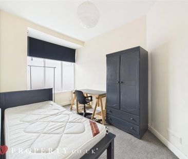 4 bedroom terraced house to rent - Photo 3