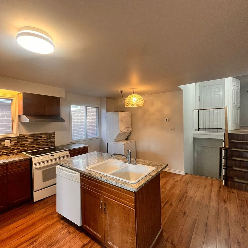 For Lease - 34 Tanager Square, Brampton, Ontario - Photo 1