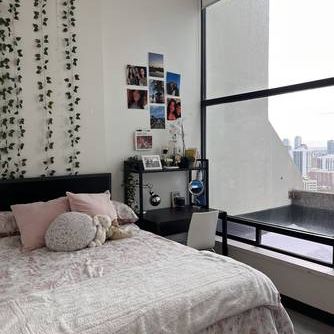 Renting Penthouse Room in Parkside Student Residence - Photo 1