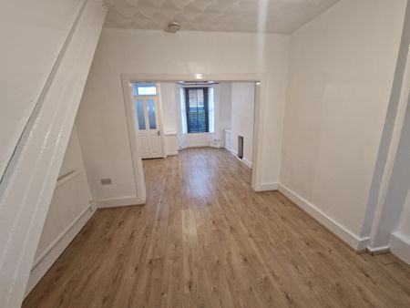 2 Bed Terraced House, Bartlett Street, L15 - Photo 2
