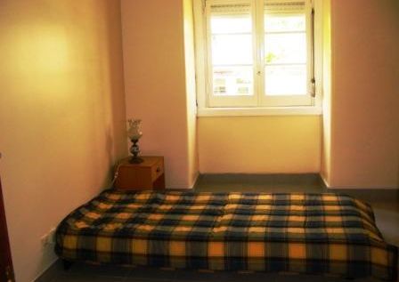 Alugo quarto Queluz