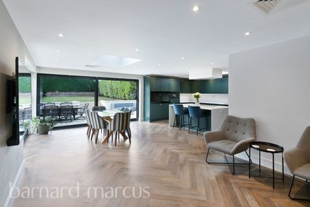 Woodcote Road, Wallington - Photo 2