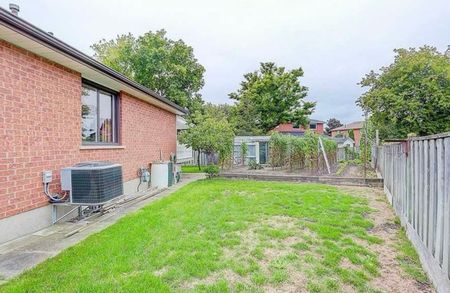 For Lease - 243 Debborah Place, Whitchurch-Stouffville, Ontario - Photo 3