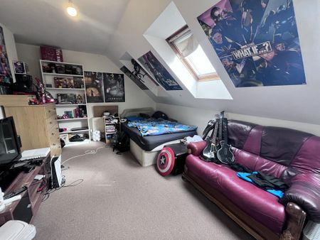 4 bedroom townhouse to rent - Photo 3