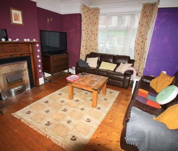 6 bedroom terraced house to rent - Photo 2