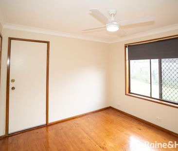 12 Merinda Crescent, Kooringal, NSW 2650 - Photo 2