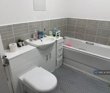 2 bedroom flat to rent - Photo 6