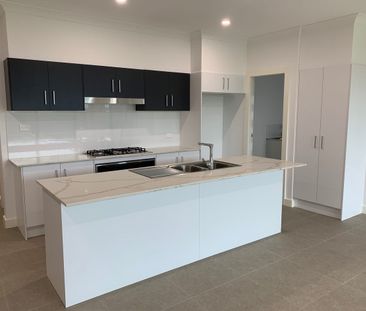 "Only 6 years young" - Photo 6