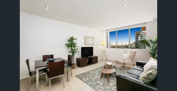 Fully Furnished North Sydney abode | Harbour views & rooftop terrace - Photo 1