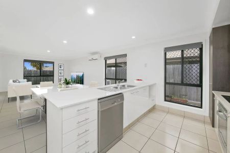 “Low Maintenance home situated in North Lakes” - Photo 2
