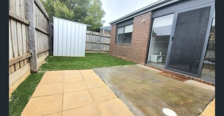 Modern Comfort & Convenience in the Heart of Werribee - Photo 5