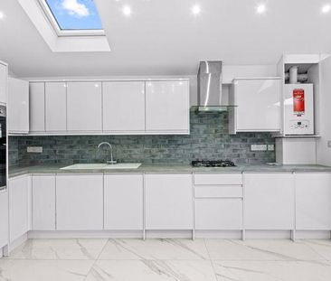 3 bedroom terraced house to rent - Photo 3