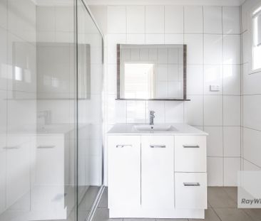 Magnificent Family Living at 22 Magnus St, St Albans - Photo 4