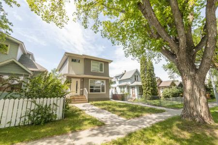 Edmonton Unfurnished townhouse Rental in Parkdale - Stunning Brand New Townhouse Located Close to NAIT and Downtown - Photo 4