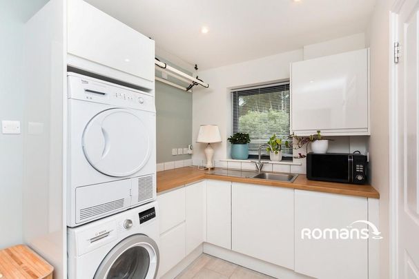 4 bedroom detached house to rent - Photo 1