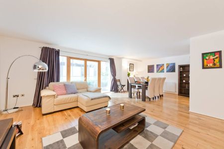 Apt. 60 Forbes Quay, Lazer Lane, Grand Canal Dk, Dublin 2 - Photo 2