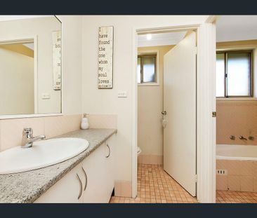 Beautiful Family Home - Photo 5