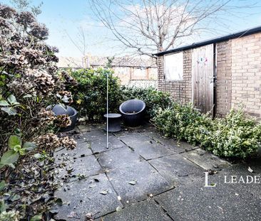 3 bedroom terraced house to rent - Photo 2