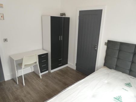 3 bedroom terraced house to rent - Photo 4