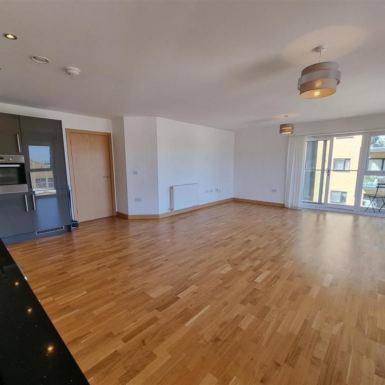 3 bedroom apartment to rent - Photo 1