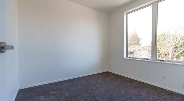 Brand New Spacious 3 bed 2 bathrooms for rent - Photo 1