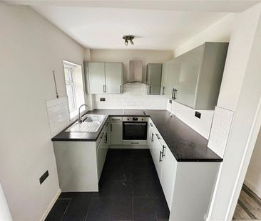 2 bedroom end of terrace house to rent - Photo 2