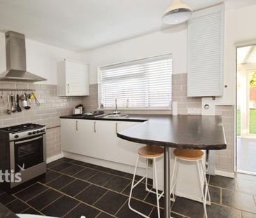 2 bedroom detached bungalow to rent - Photo 1