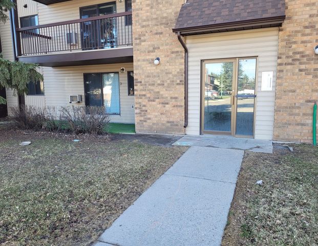 275 Kingsmere Blvd | 275 Kingsmere Boulevard, Saskatoon - Photo 1