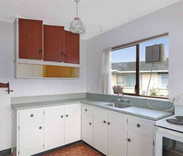 Lovely Two Bedroom in Community Village. - Photo 2