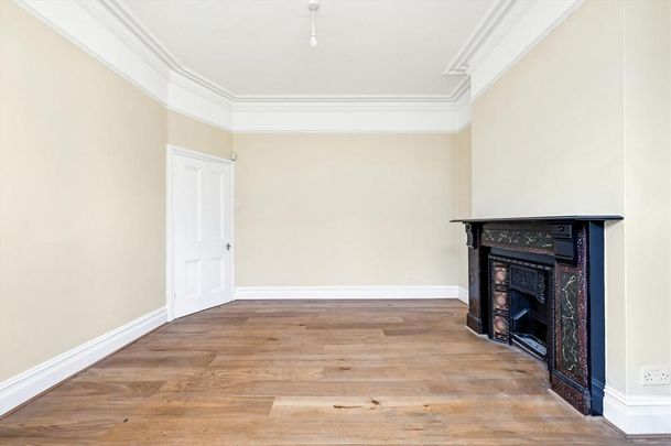 4 bedroom terraced house to rent - Photo 1