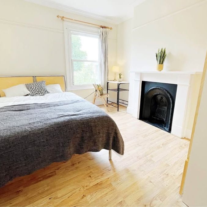 Room in a Shared Flat, Hampson Way, SW8 - Photo 1