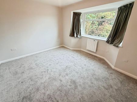 3 bedroom detached bungalow to rent - Photo 4