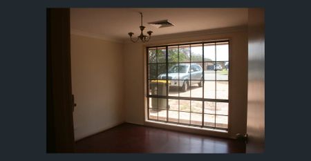 Huge Block + 4 Bed Home - Photo 5