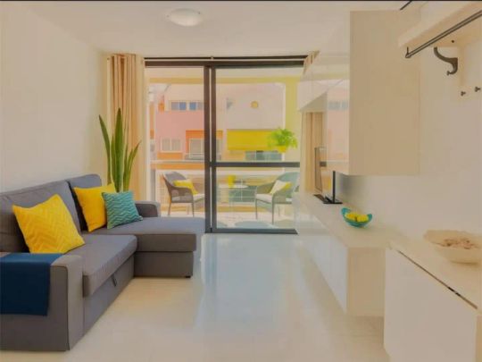 Apartamento de alquiler en Calle las Artes, 14, La Caleta - Photo 1