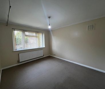 3 bedroom bungalow to rent - Photo 1