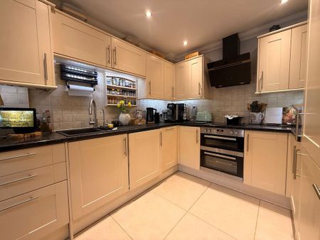 3 bedroom terraced house to rent - Photo 2