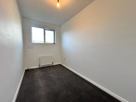 3 bedroom end of terrace house to rent - Photo 5