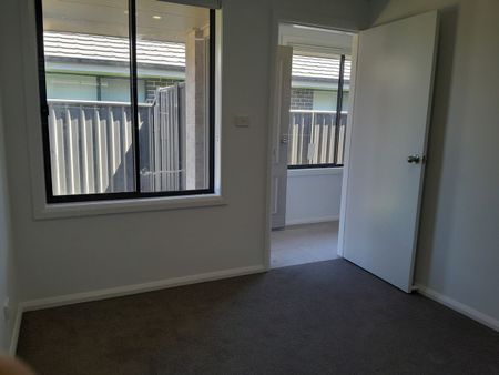 2/18 Rodgers Road, West Tamworth, NSW 2340 - Photo 5