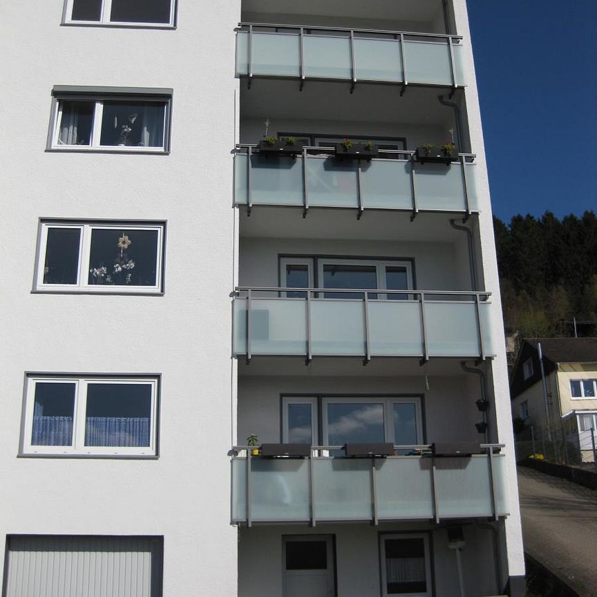 ZWEI-ZIMMER-WOHNUNG MIT BALKON IM NORDEN VON LÜDENSCHEID - Foto 1