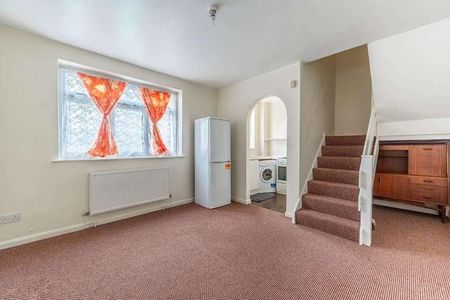 Porlock Avenue, Harrow, HA2 - Photo 2