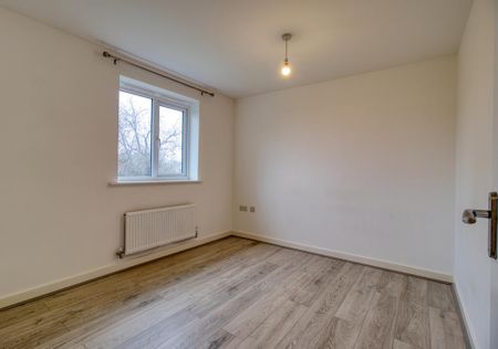 2 bedroom coach house to rent - Photo 2