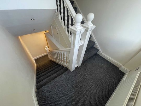 Carnegie Apartments, Beal Lane, Shaw - Photo 1