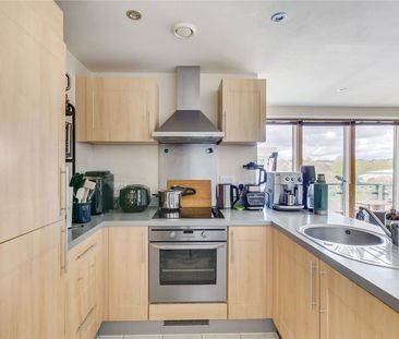 A well-appointed two bedroom apartment in Lawrie House. - Photo 4