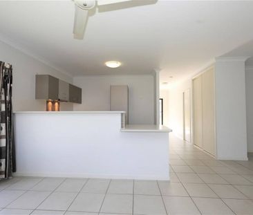 Beautiful Home for the Smaller Family - Large Patio - Side Access - Photo 1