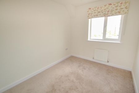 4 bedroom detached house to rent - Photo 5